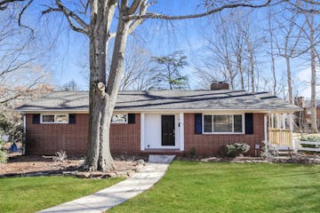 1521 DRUMCLIFFE RD Winston-Salem, NC 27103